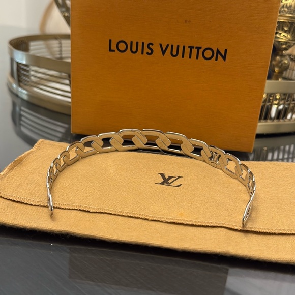 Louis Vuitton LV Logo RARE Silver Headband - Picture 5 of 8